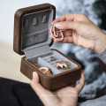 Caixa de anel de jóias de madeira sólida de luxo